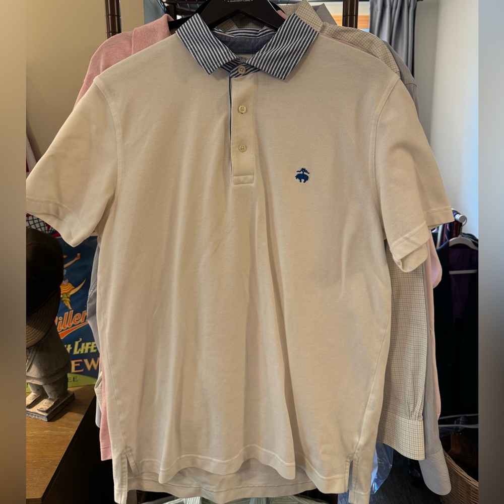 Size large men’s Brooks brothers collared polo shirt
